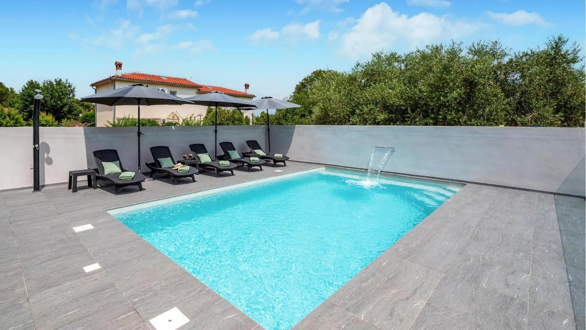 4 Bedroom Gorgeous Home In Pula 0*,  Croatia
