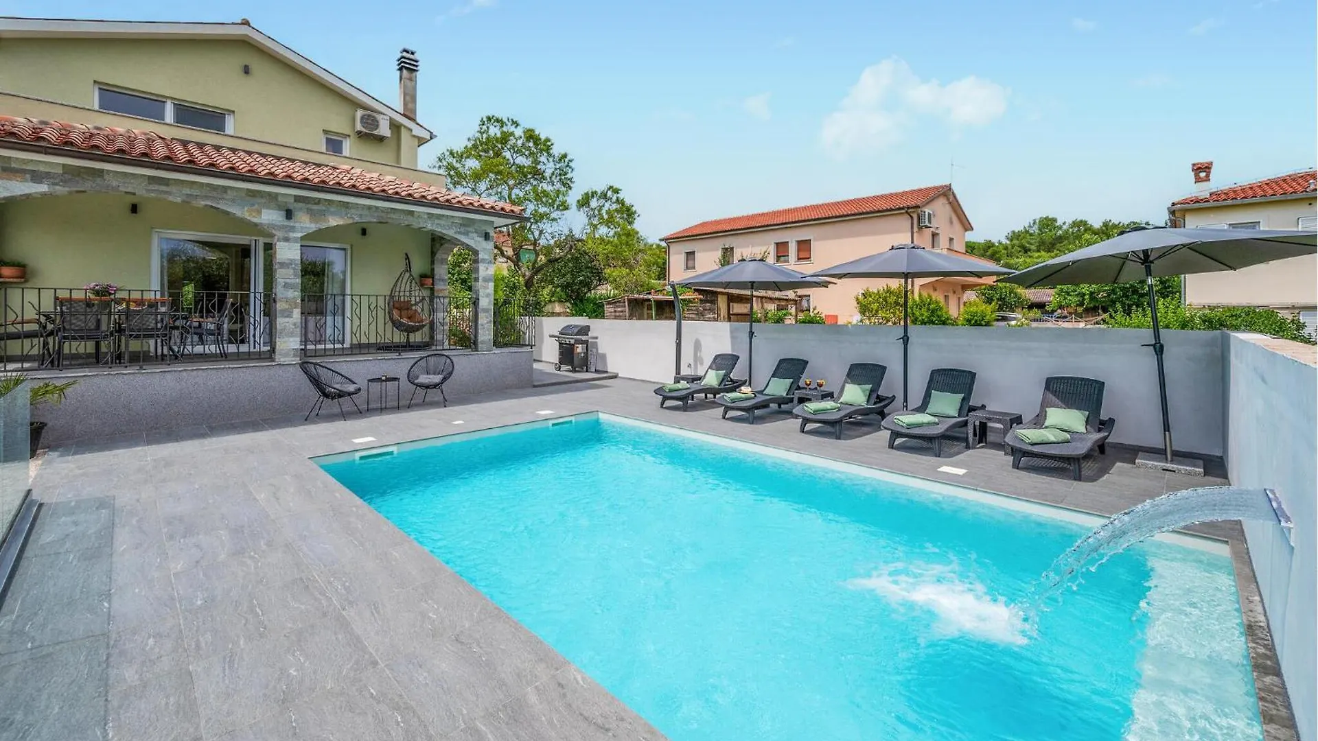 4 Bedroom Gorgeous Home In Pula