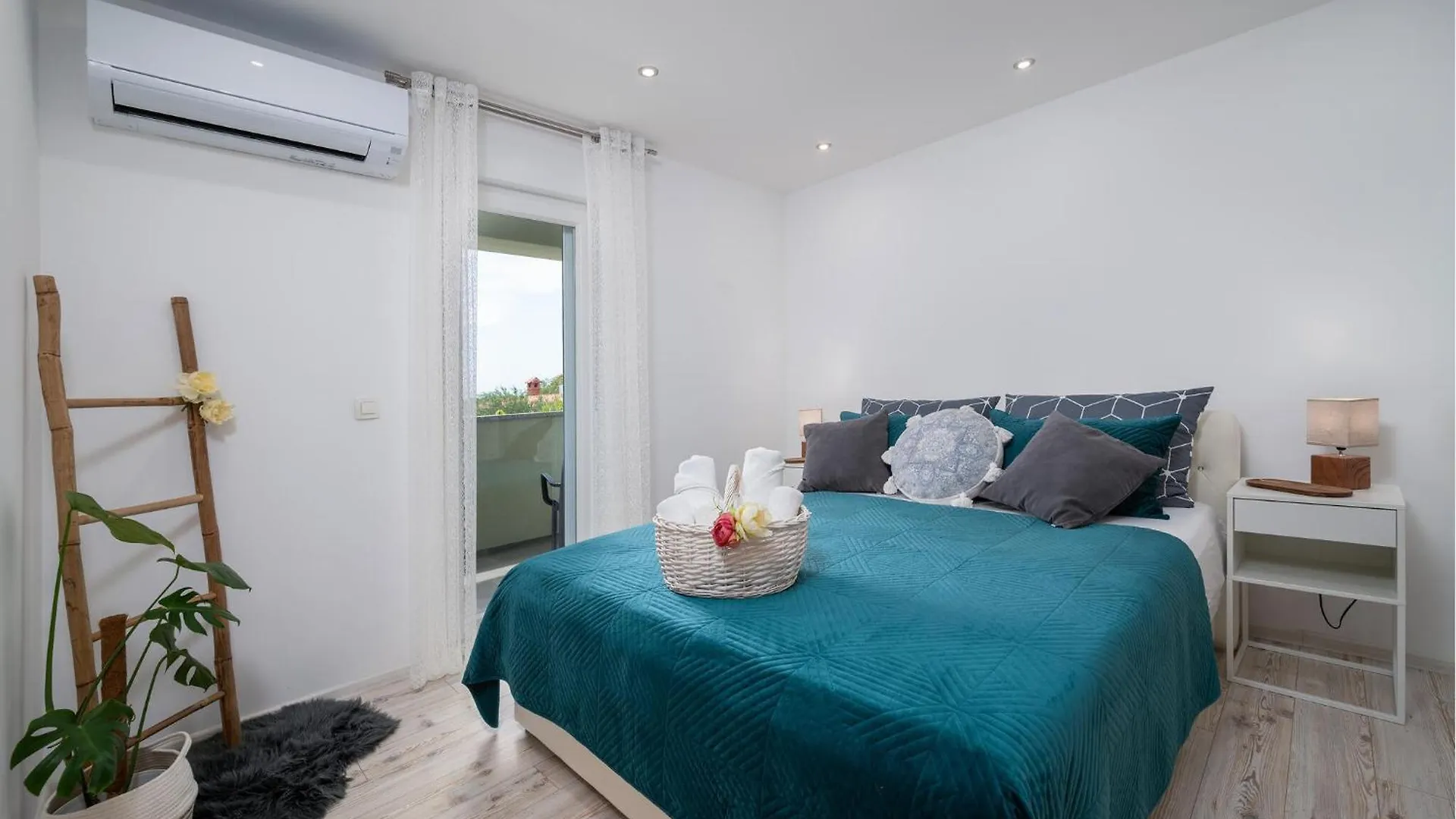 4 Bedroom Gorgeous Home In Pula Holiday home