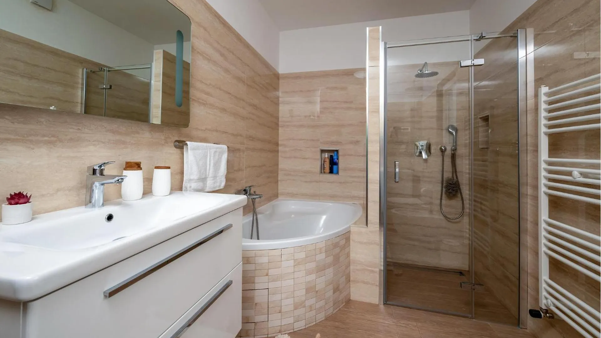 4 Bedroom Gorgeous Home In Pula