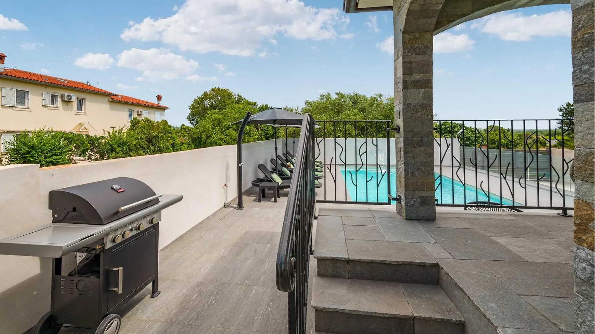 4 Bedroom Gorgeous Home In Pula