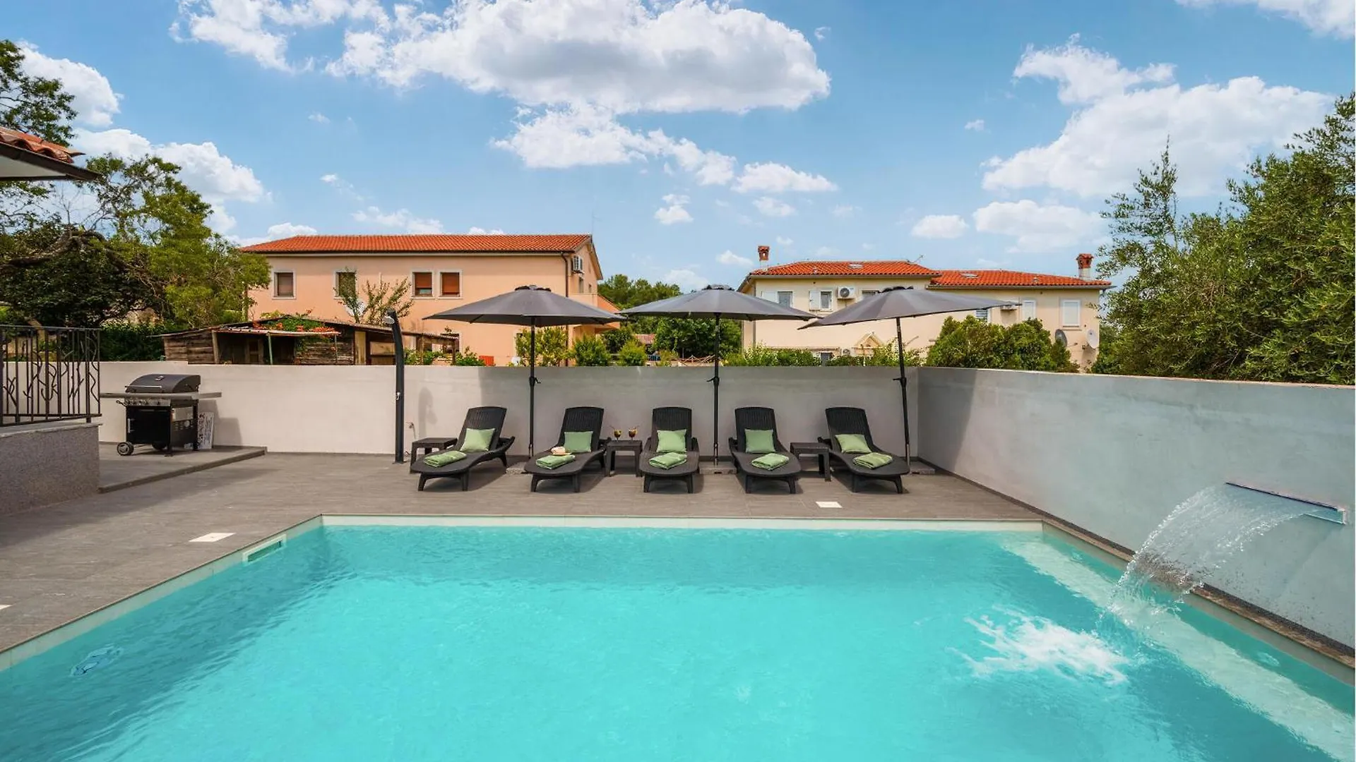 Holiday home 4 Bedroom Gorgeous Home In Pula