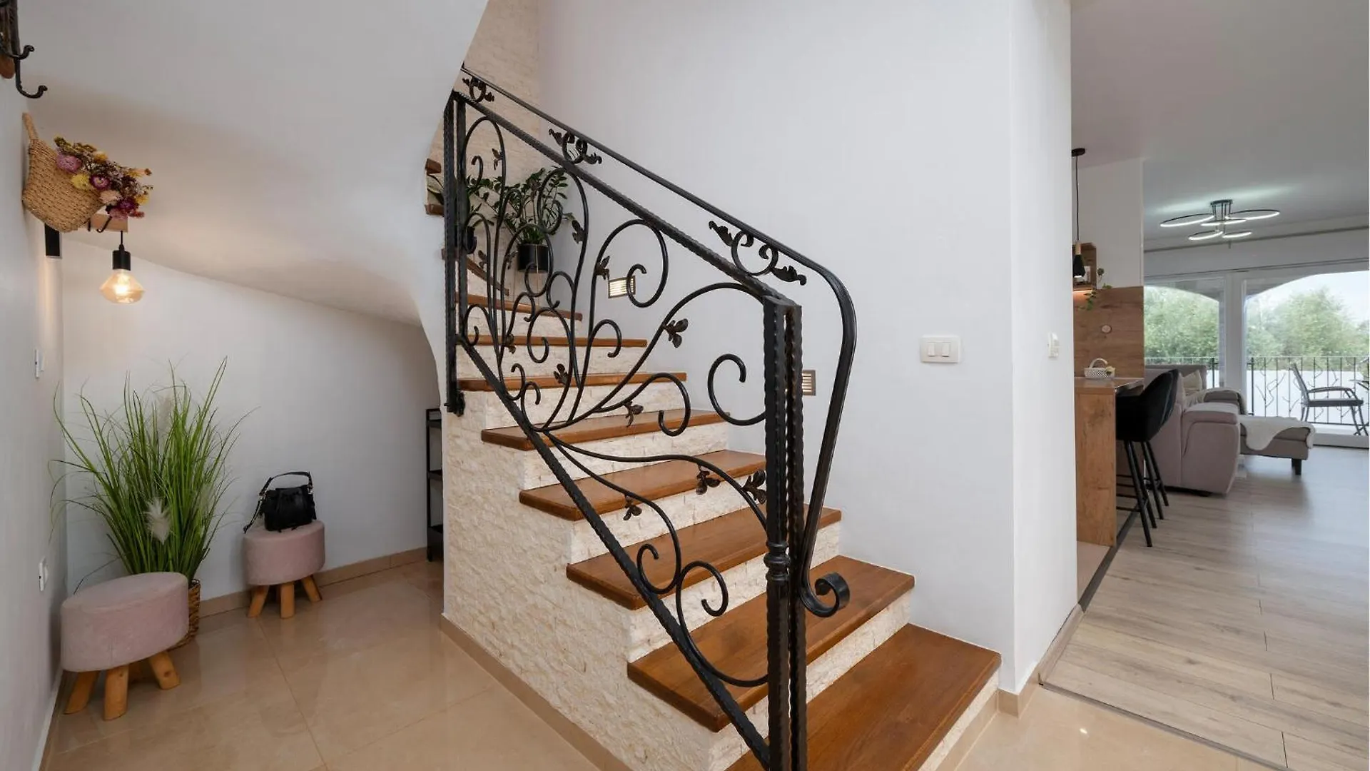 4 Bedroom Gorgeous Home In Pula Holiday home