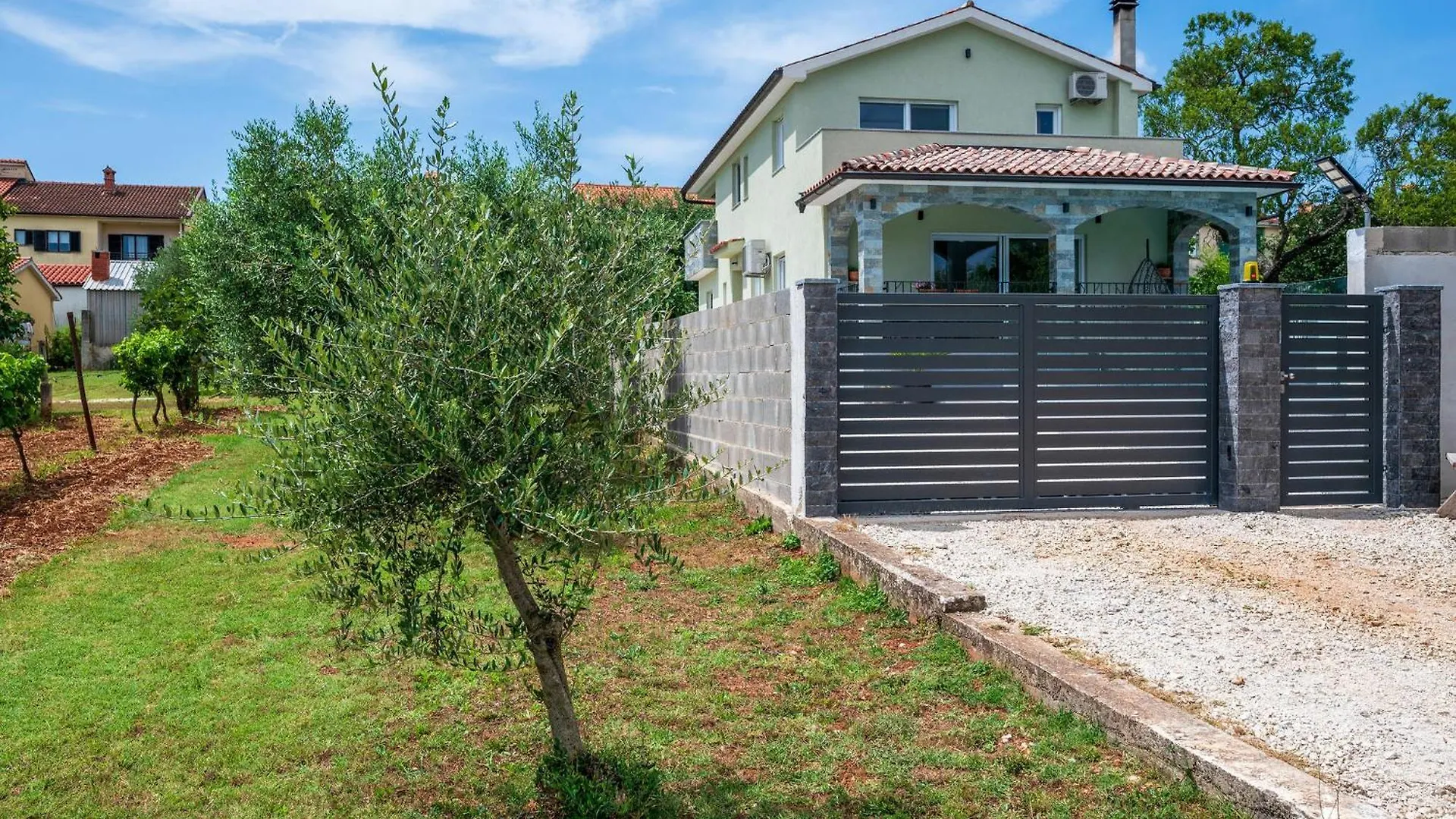 Holiday home 4 Bedroom Gorgeous Home In Pula
