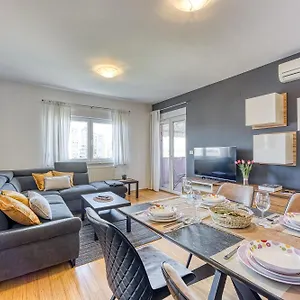  Apartment Dea - Three Bedroom