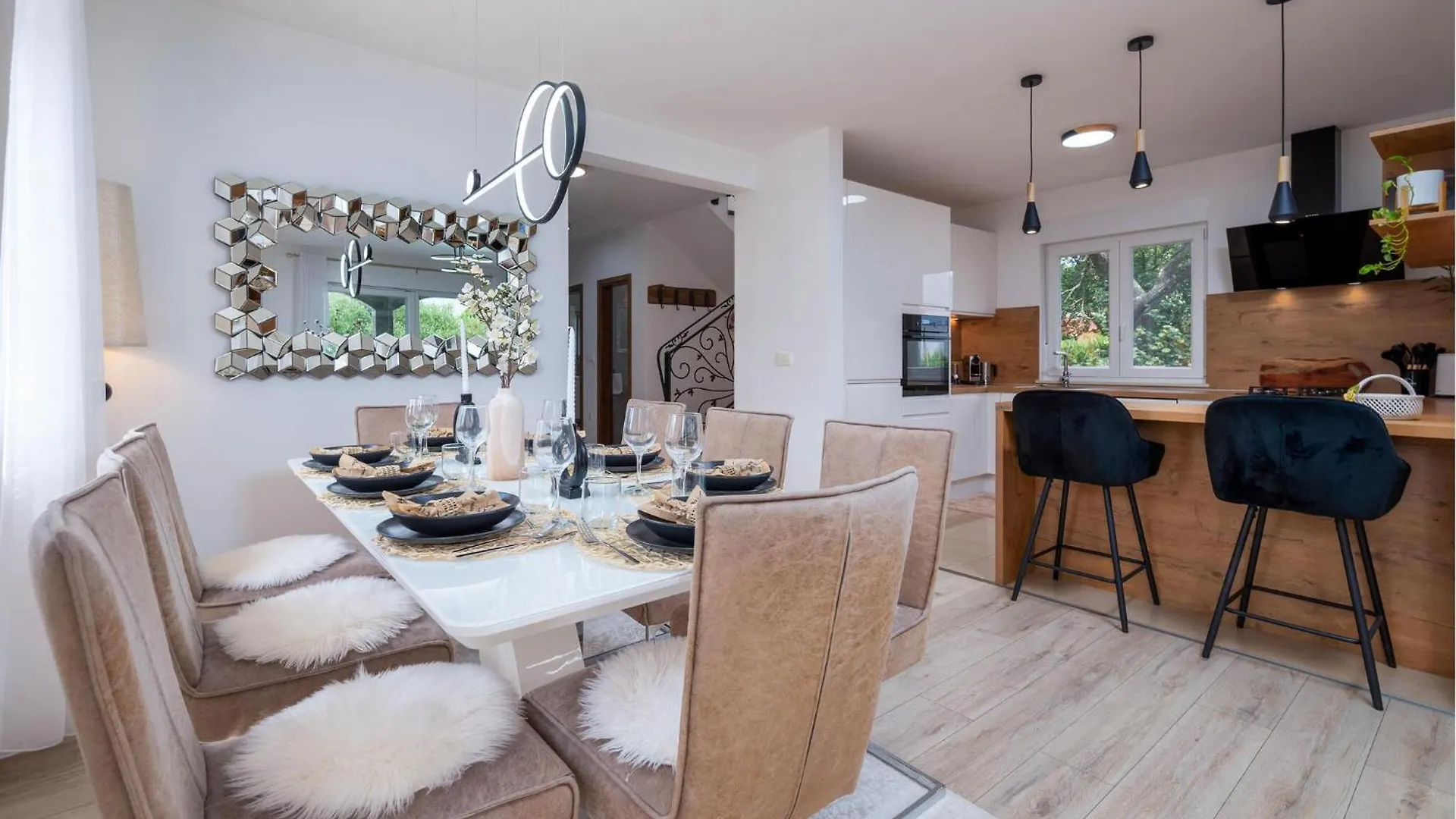 4 Bedroom Gorgeous Home In Pula 0*,